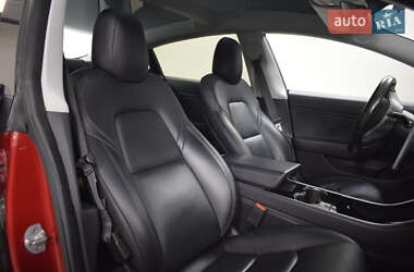 Седан Tesla Model 3 2019 в 