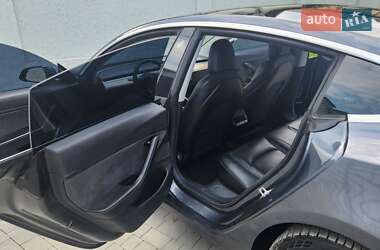 Седан Tesla Model 3 2019 в 
