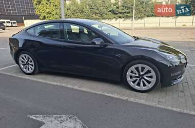 Седан Tesla Model 3 2023 в Луцке