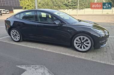 Седан Tesla Model 3 2023 в 