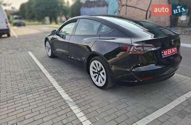 Седан Tesla Model 3 2023 в 