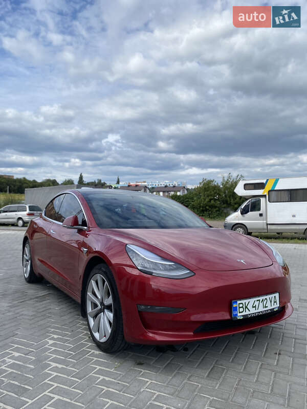 Tesla Model 3 2019