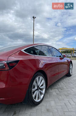 Седан Tesla Model 3 2019 в 