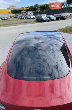Седан Tesla Model 3 2019 в Ровно