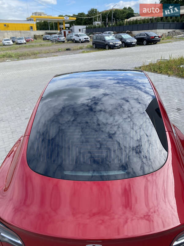 Седан Tesla Model 3 2019 в Ровно