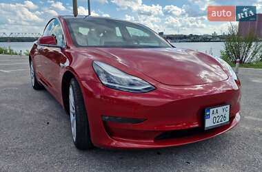 Седан Tesla Model 3 2018 в Києві