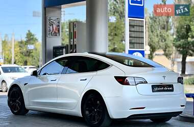 Седан Tesla Model 3 2020 в 
