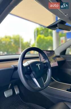 Седан Tesla Model 3 2020 в 