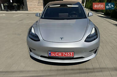 Седан Tesla Model 3 2018 в Ужгороде
