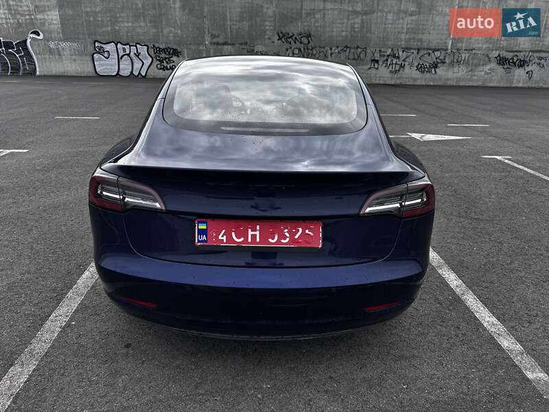 Седан Tesla Model 3 2021 в Львове