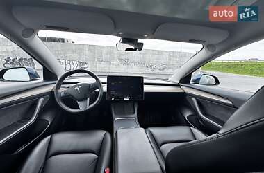 Седан Tesla Model 3 2021 в 