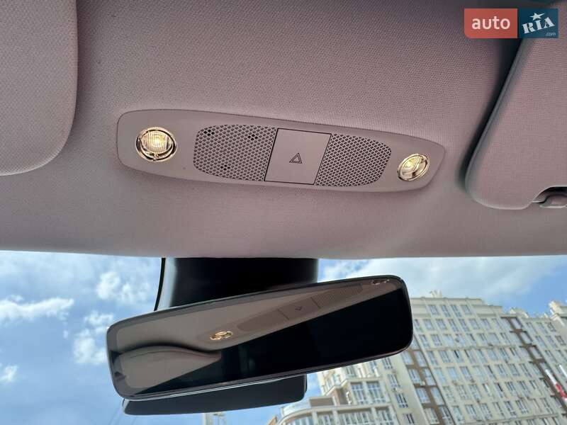 Седан Tesla Model 3 2018 в Киеве