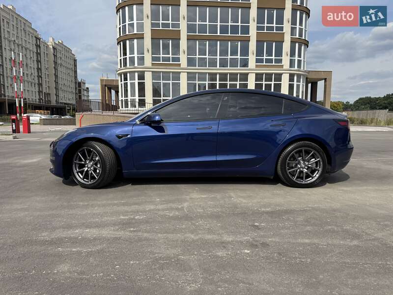 Седан Tesla Model 3 2018 в Киеве