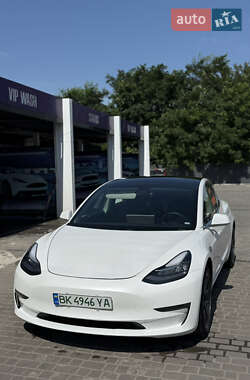 Седан Tesla Model 3 2020 в Рівному