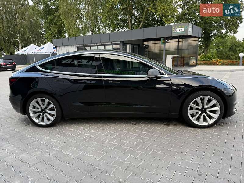 Седан Tesla Model 3 2019 в Владимире