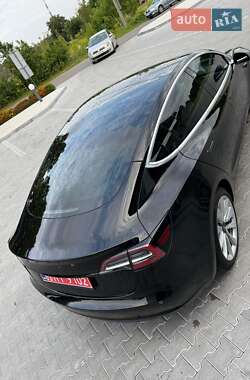 Седан Tesla Model 3 2019 в 