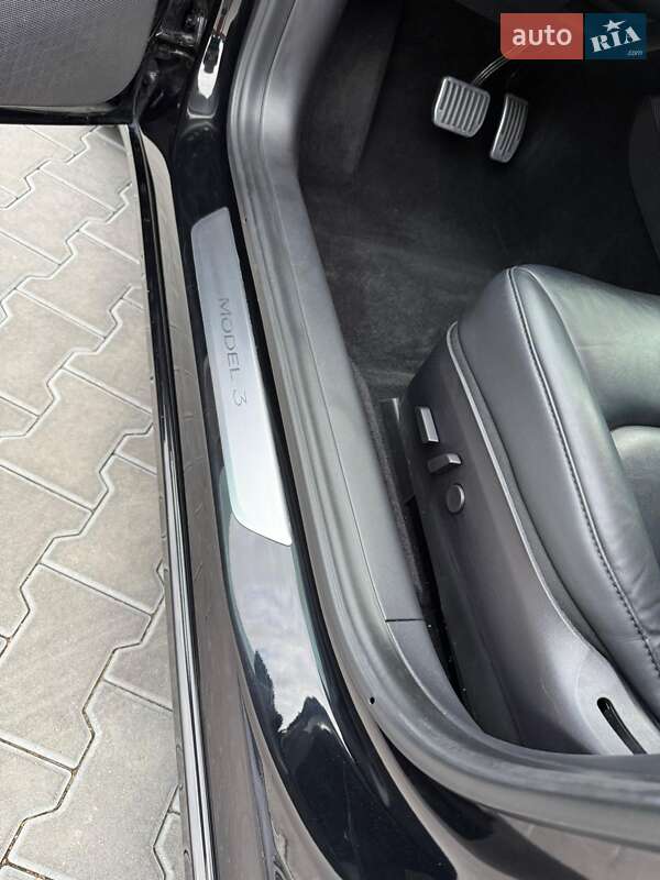 Седан Tesla Model 3 2019 в Владимире