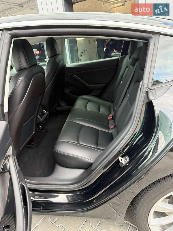 Седан Tesla Model 3 2019 в Владимире