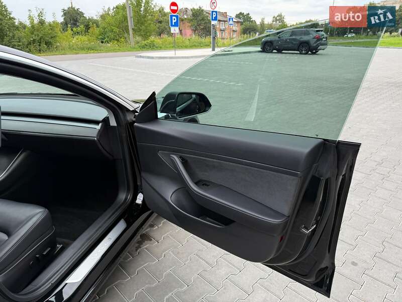 Седан Tesla Model 3 2019 в Владимире