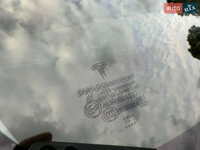 Седан Tesla Model 3 2019 в Владимире