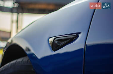Седан Tesla Model 3 2021 в 