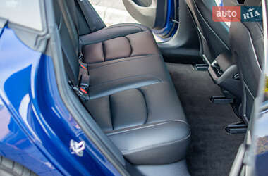 Седан Tesla Model 3 2021 в 