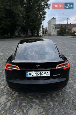 Седан Tesla Model 3 2019 в 