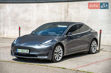 Седан Tesla Model 3 2020 в Вишневом