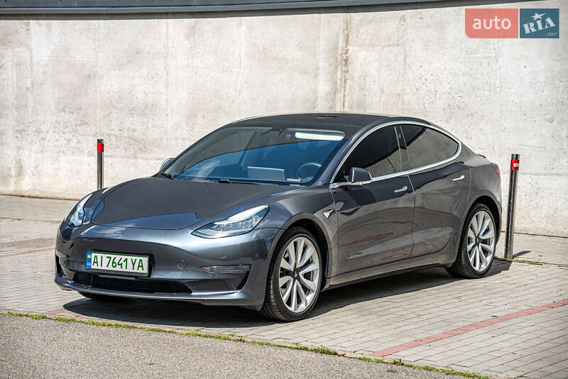 Седан Tesla Model 3 2020 в 