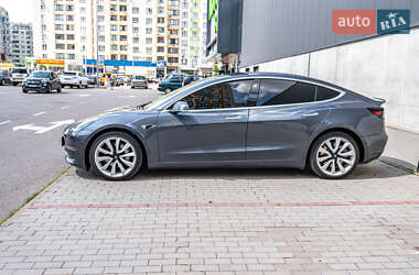 Седан Tesla Model 3 2020 в 
