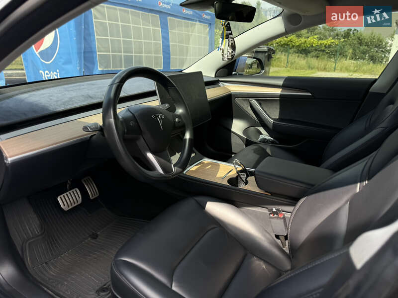 Седан Tesla Model 3 2018 в Києві