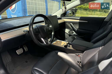 Седан Tesla Model 3 2018 в 