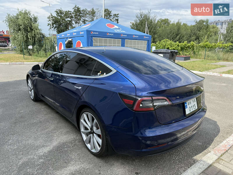 Седан Tesla Model 3 2018 в Києві