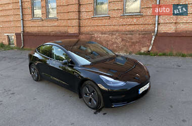 Седан Tesla Model 3 2021 в 