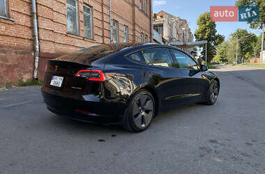 Седан Tesla Model 3 2021 в 