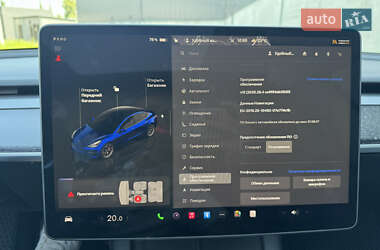 Седан Tesla Model 3 2022 в 