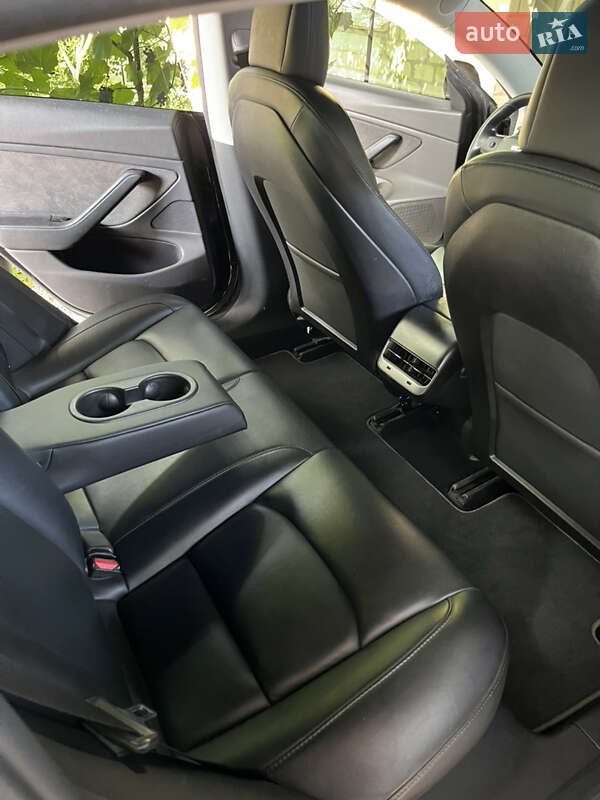 Седан Tesla Model 3 2019 в Кривом Роге