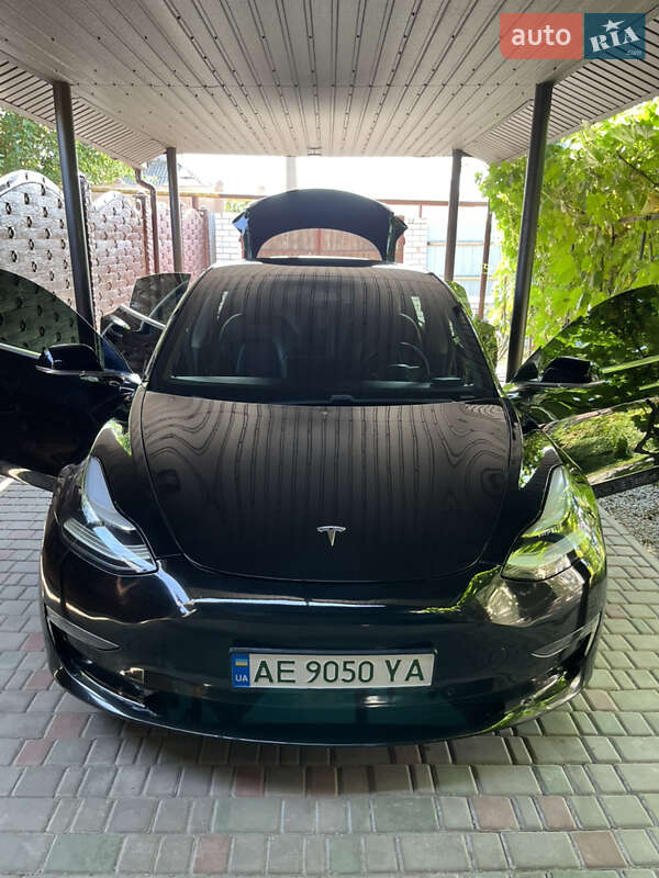 Седан Tesla Model 3 2019 в Кривом Роге