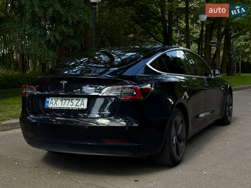 Седан Tesla Model 3 2018 в Чернигове