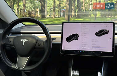 Седан Tesla Model 3 2018 в 