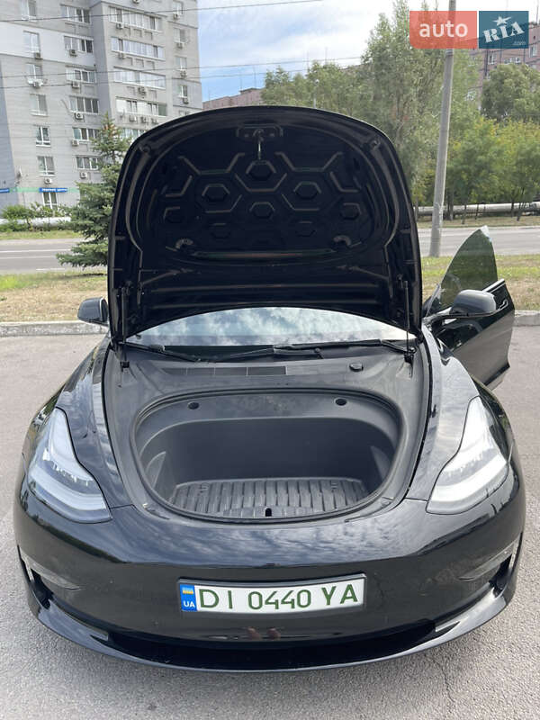 Седан Tesla Model 3 2020 в Днепре