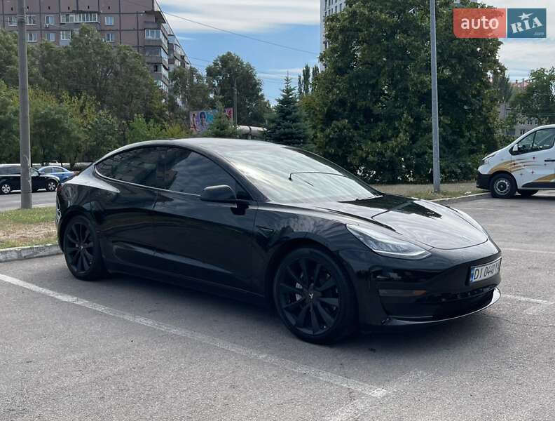Седан Tesla Model 3 2020 в Днепре