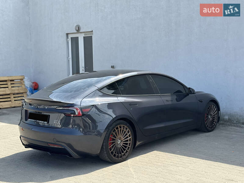 Седан Tesla Model 3 2024 в Львові