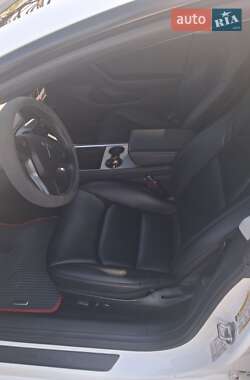 Седан Tesla Model 3 2022 в 