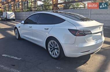 Седан Tesla Model 3 2022 в 