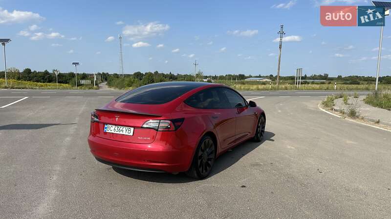 Седан Tesla Model 3 2022 в Жовкві