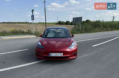 Седан Tesla Model 3 2022 в 
