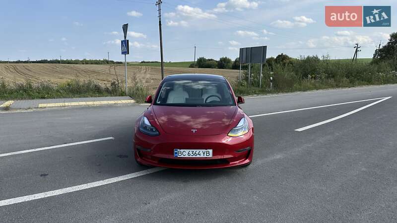 Седан Tesla Model 3 2022 в Жовкві