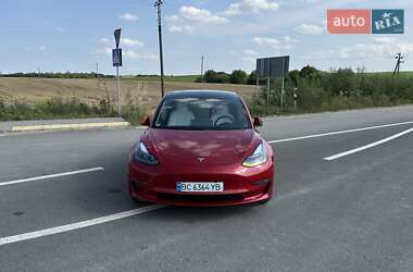 Седан Tesla Model 3 2022 в 
