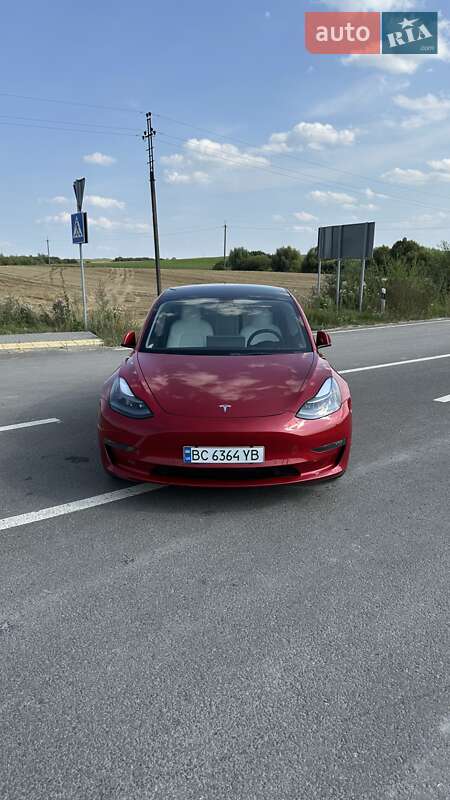Седан Tesla Model 3 2022 в Жовкві